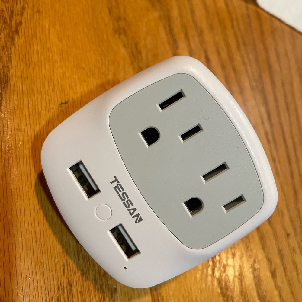 UK Ireland Travel Plug Adapter, TESSAN Type G Power Adaptor with 2 USB Charger